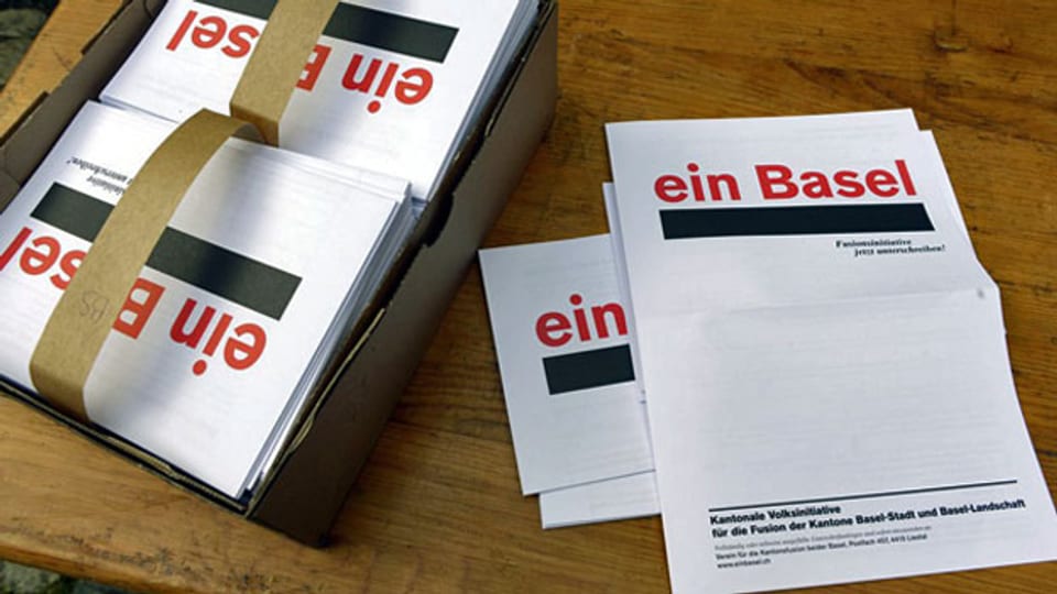 Unterschriftsbögen für die Fusionsinitiative «Ein Basel».