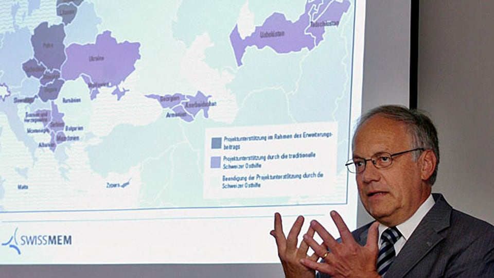 Im Oktober 2006 warb Johann Schneider-Ammann als Swissmem-Präsident für ein Ja zum Osthilfegesetz.
