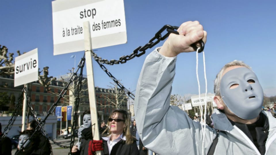 Eine Kundgebung gegen Frauenhandel im März 2008 in Genf (Archivbild).