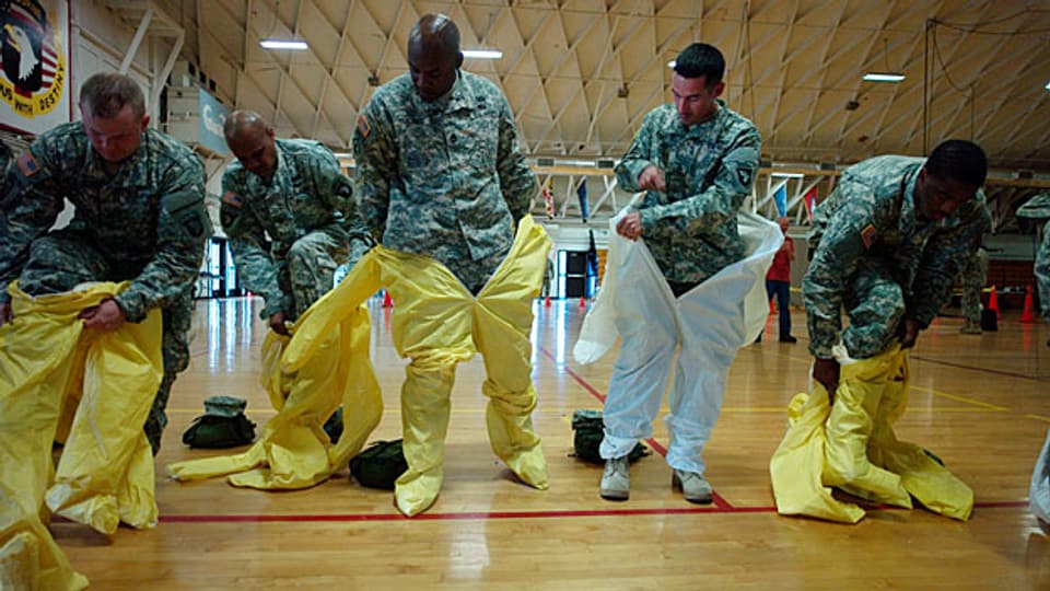 US-Soldaten beim Training für einen Einsatz in den Ebola-Gebieten Westafrikas. Üben Schweizer Soldaten bald dasselbe?