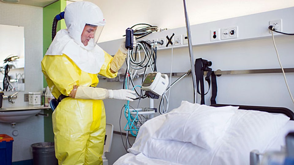 Am 15. Oktober hat das Universitätsspital Basel sein «Ebola-Zimmer» vorgestellt.