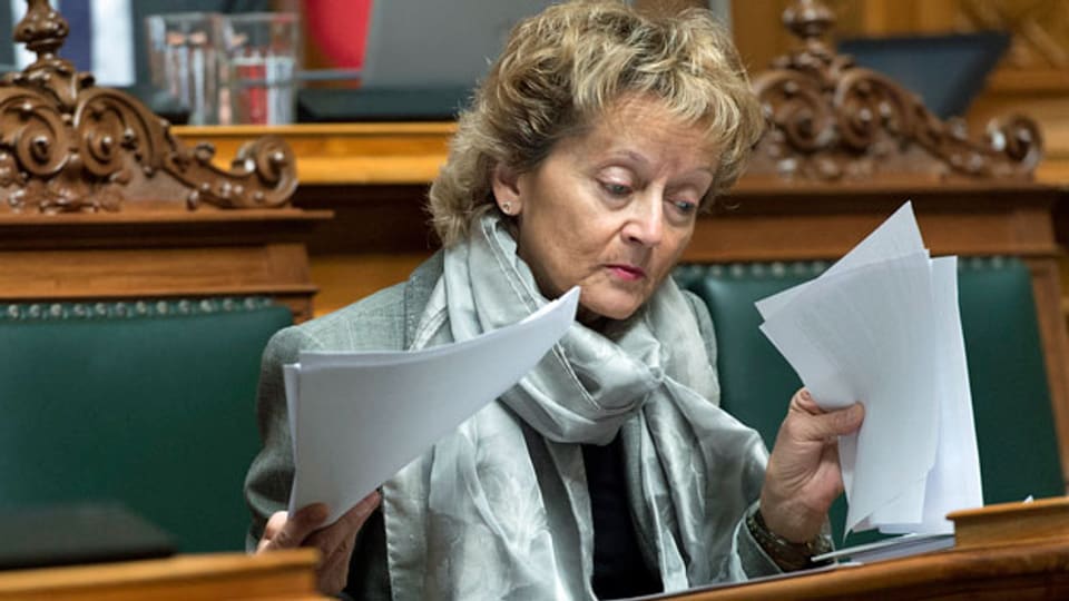 Bundesrätin Eveline Widmer-Schlumpf befasst sich im Nationalrat in Bern mit dem Voranschlag 2015.