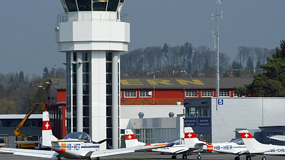 Tower auf dem Flughafen Bern-Belp.