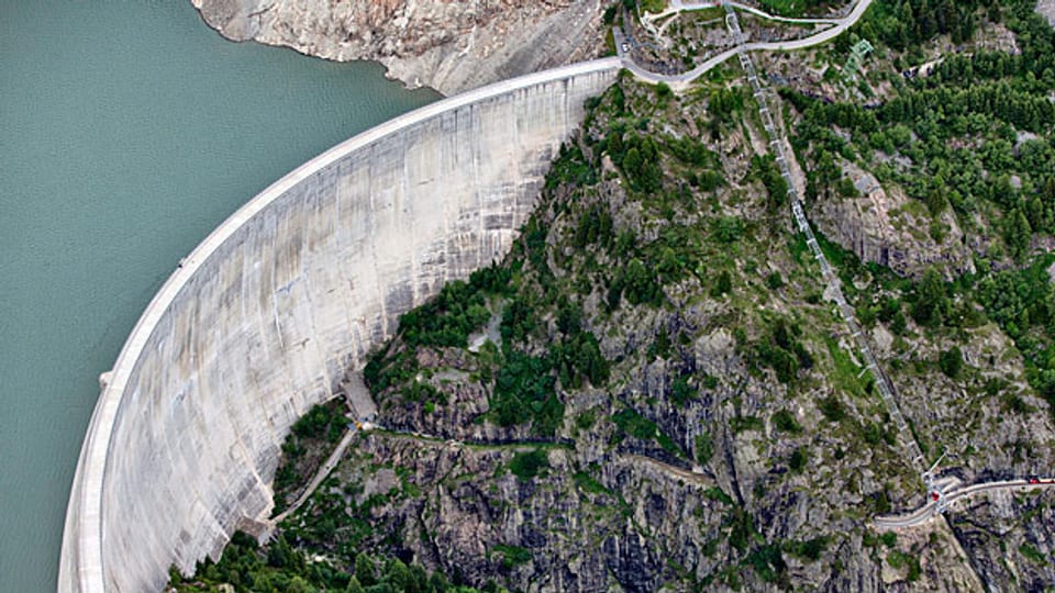 Der Staudamm des Lac d'Emosson ist einer der ersten, der an die Standortgemeinde zurückgeht.