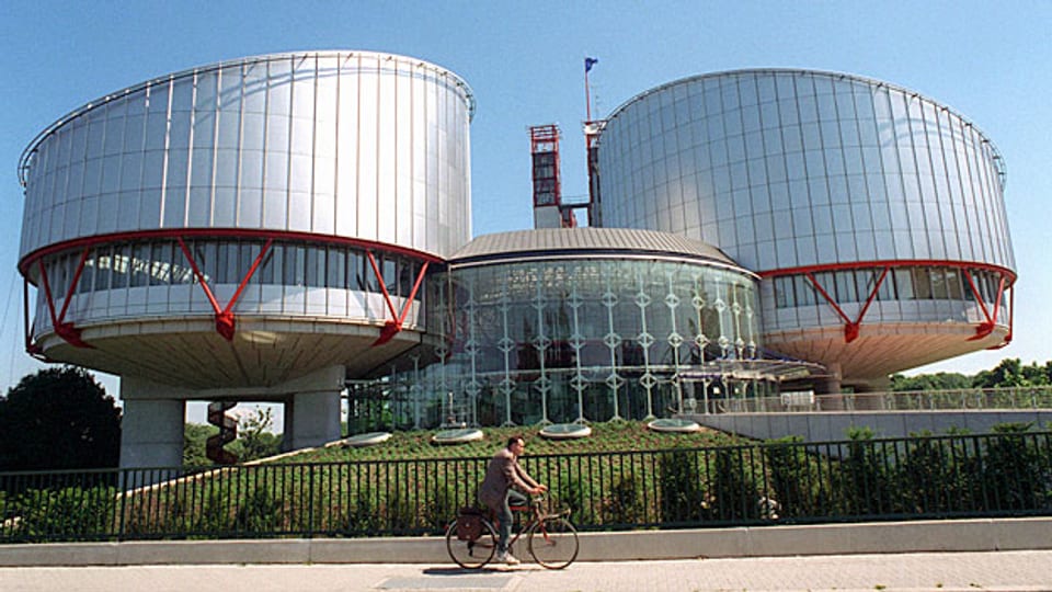 EGMR in Strassburg. Das öffentliche Interesse an den Missständen sei höher zu gewichten als die Privatsphäre der Versicherungsagenten, hat der Europäische Gerichtshof für Menschenrechte in Strassburg befunden.