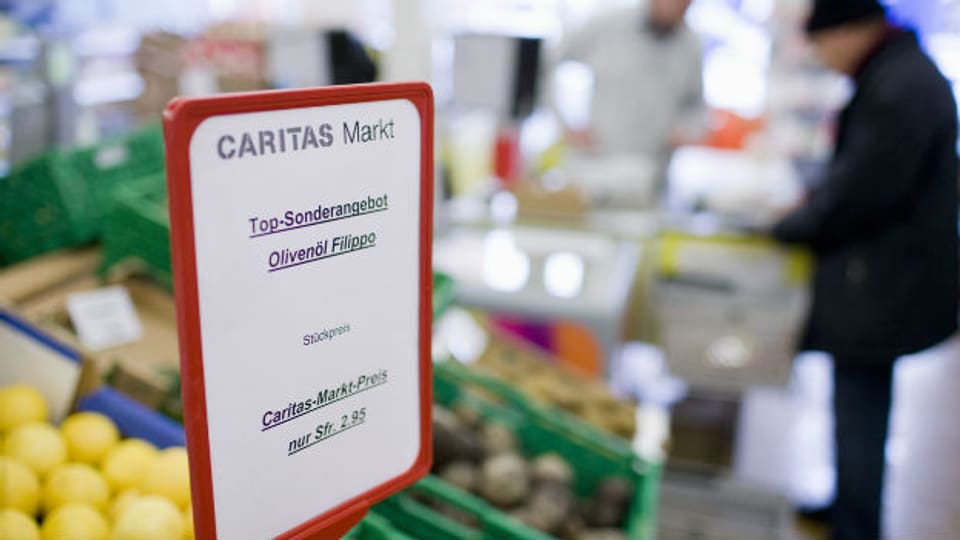 Immer mehr arme Menschen kaufen in Caritas-Läden ein
