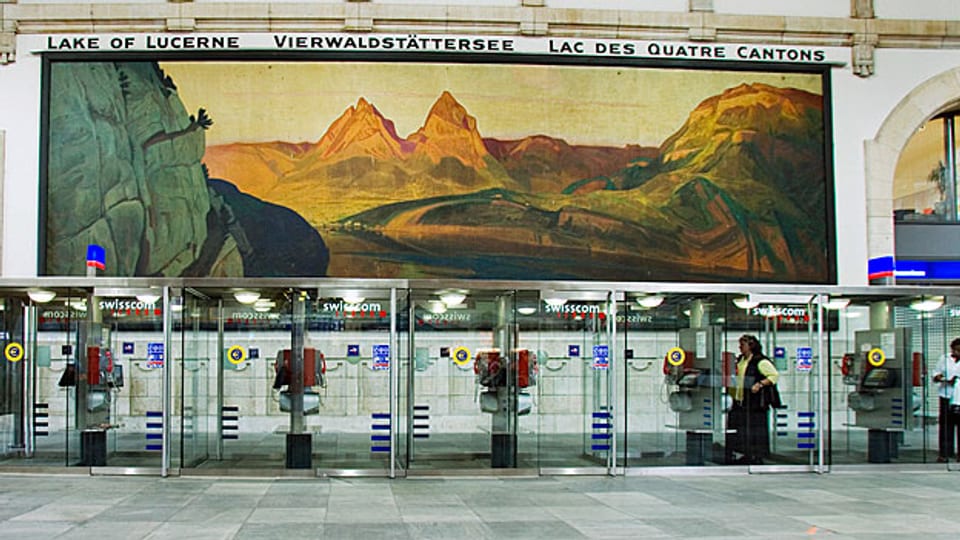 Das riesige Wandbild mit dem Vierwaldstättersee in der Basler Bahnhofshalle wird bald in neuem Glanz erstrahlen.
