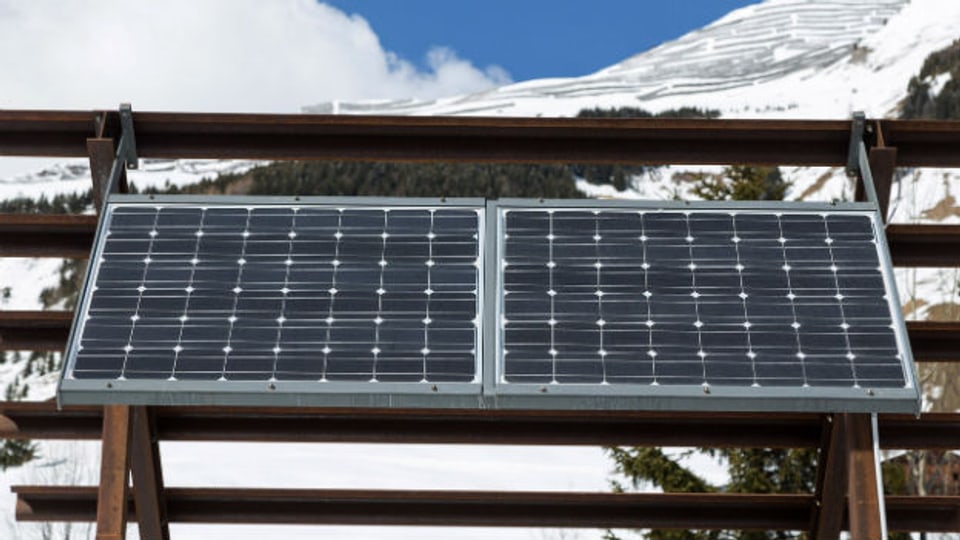 Ein Solarpanel am Chueenihorn.