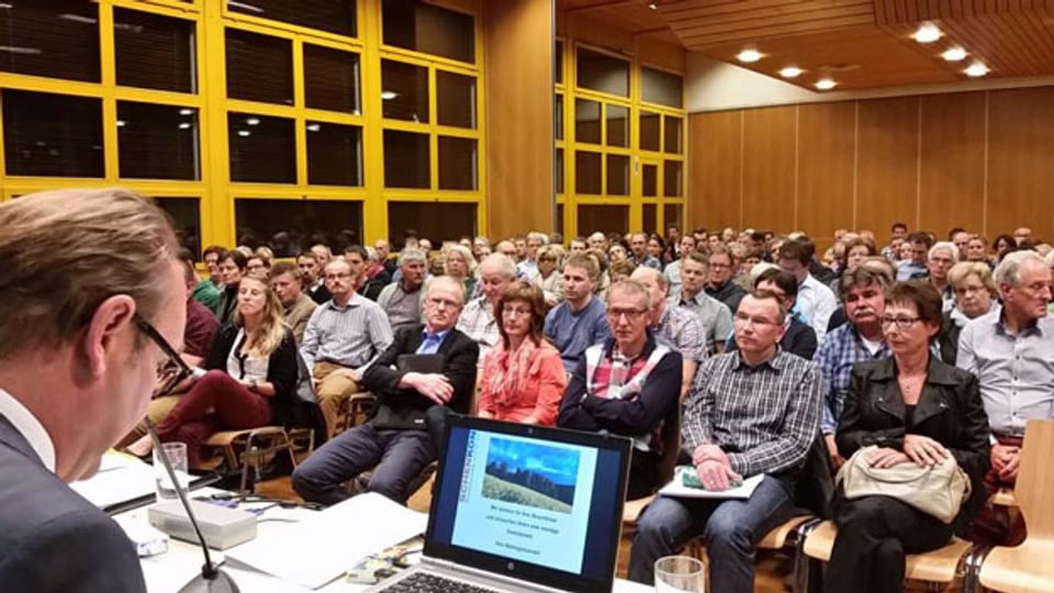 Mit 266 Stimmberechtigten (12,8 Prozent Beteiligung) herrschte Grossaufmarsch im Gemeindehaus Schenkon. Das Thema «Abschaffung der Gemeindeversammlung» wurde klar abgelehnt.