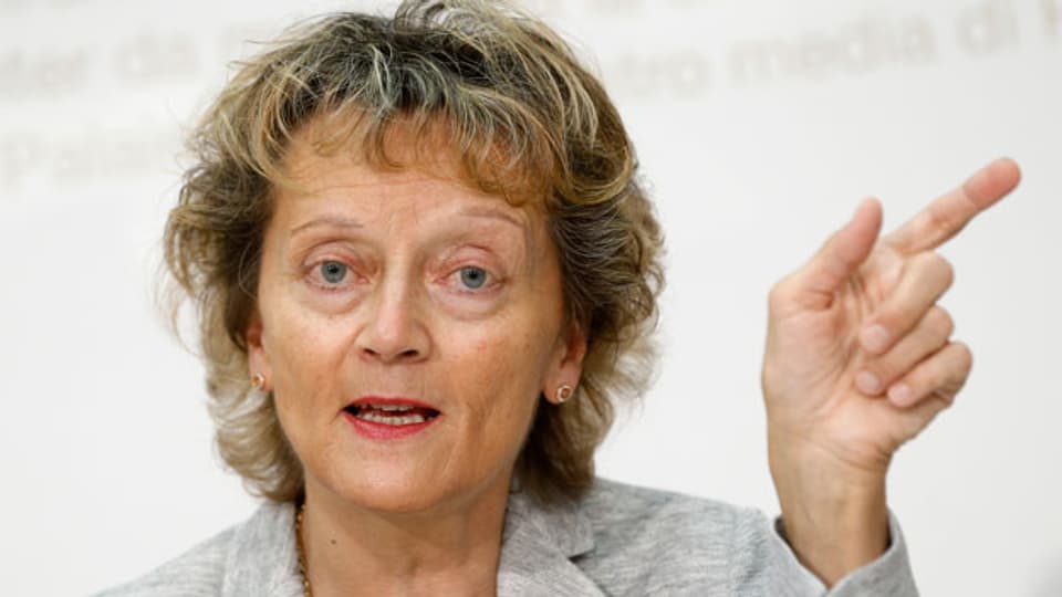 Bundesrätin Eveline Widmer-Schlumpf während einer Medienkonferenz über die Unternehmenssteuerreform III am 5. Juni 2015 in Bern.
