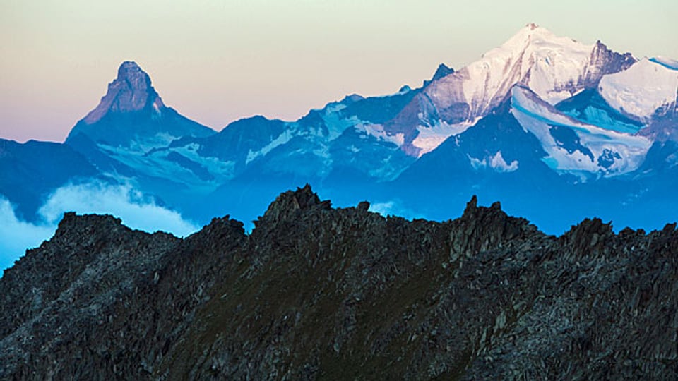 Die Vernunftehe zwischen dem Wallis und der Schweiz niemand ernsthaft in Frage. Das wird sich auch nicht ändern, wenn die Nettigkeiten der 200-Jahr-Feier vorbei sind. Bild: Blick aufs Matterhorn, DAS Walliser Wahrzeichen.