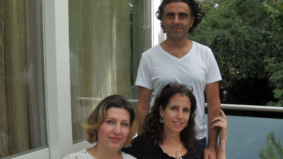 Von links nach rechts. Kalida Omar, die Mutter des kleinen Reoan, Annalisa Spagnoli und Rocco Christofaro.