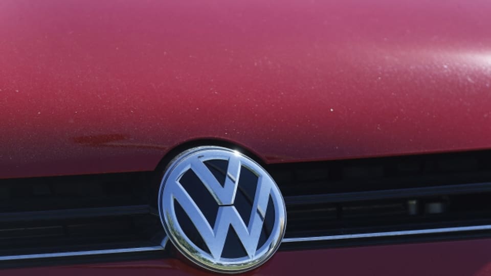  Als erstes Land verbietet die Schweiz vorübergehend den Verkauf von betroffenen Fahrzeuge der VW-Marken.
