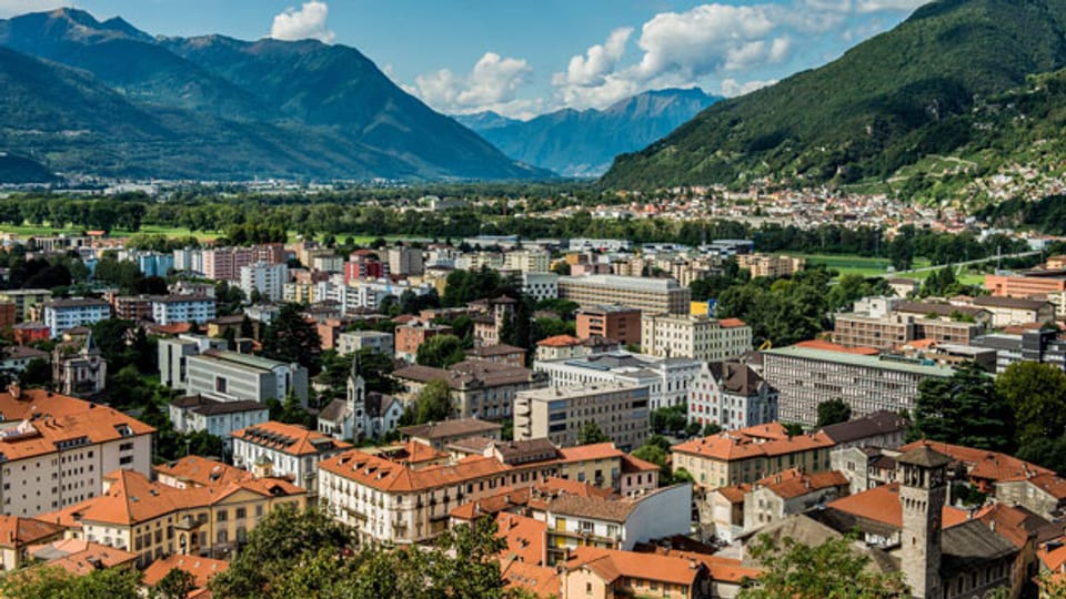 Stadtansicht von Bellinzona, 17‘000 Einwohner und zweitgrösste Stadt des Tessins.