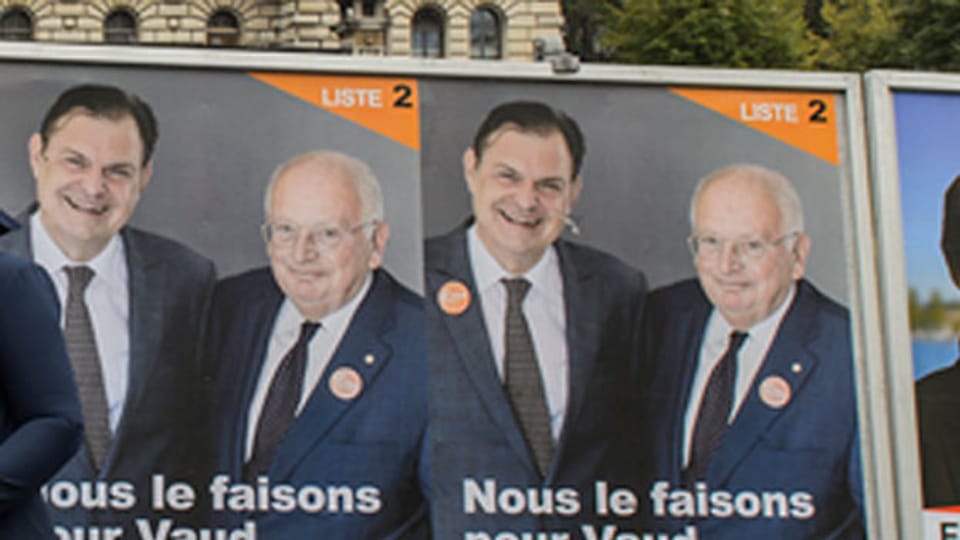 Die Reichen hätten gewonnen, meint der abgewählte CVP-Nationalrat Jacques Neirynck (auf dem Wahlplakat rechts).