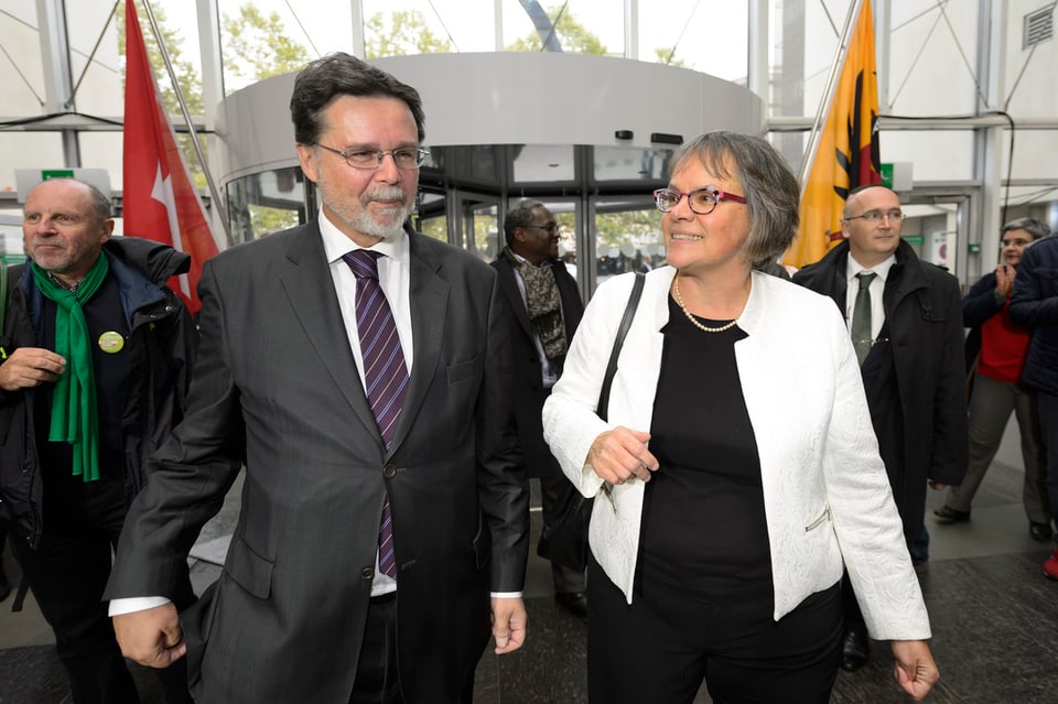 Liliane Maury Pasquet (SP) und Robert Cramer (GP) haben in Genf gute Chancen, Ständeräte zu bleiben (Bild vom ersten Wahldurchgang am 18. Oktober 2015)