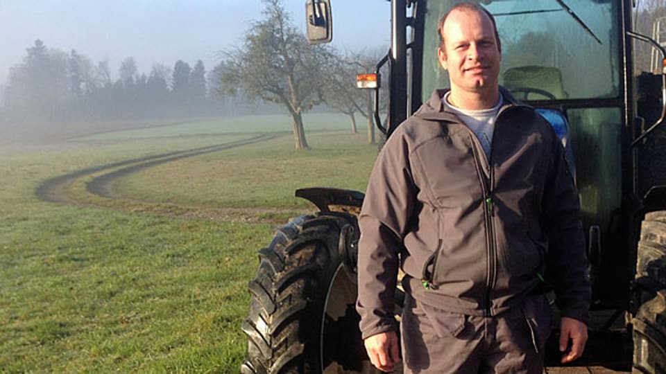 Landwirt Thomas Rytz aus Biezwil bei Grenchen braucht seinen Pflug nur noch selten - denn im Kampf gegen die Bodenerosion setzt man den sogenannten Grupper ein.