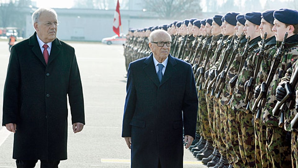 Er hoffe, sagte der tunesische Präsident Essebsi, dass dieser Besuch die Beziehungen zur Schweiz weiter vertiefe. Der 89-Jährige meinte vor allem die wirtschaftlichen Beziehungen – aber auch die blockierten Gelder von Ex-Diktator Ben Ali.