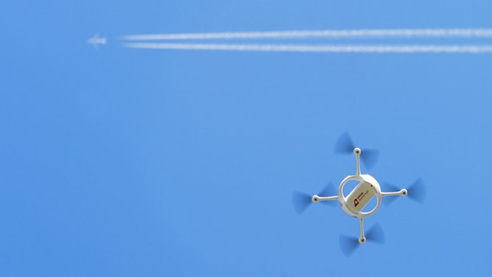 Die Gefahr, dass eine Drohne mit einem Flugzeug zusammenstösst, steigt.