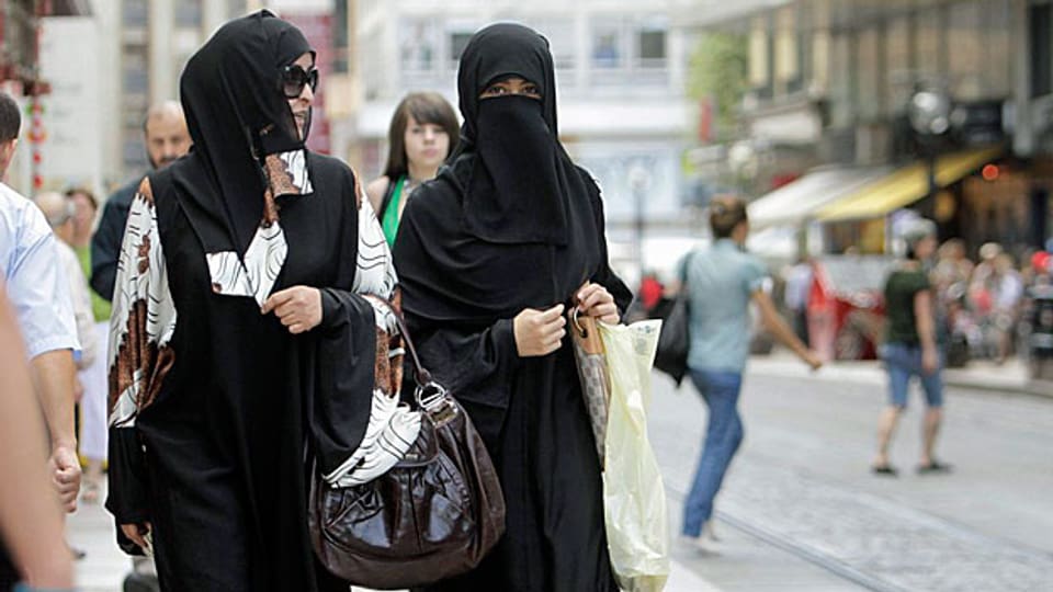Die Burka, der Nikab und die SP: Wie Gesichtsschleier die Sozialdemokraten vor eine Zerreissprobe stellen.