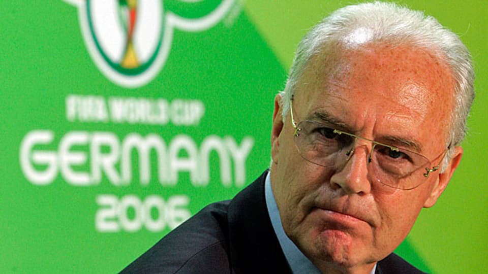 Bei den Ermittlungen gegen Franz Beckenbauer geht es um den Verdacht auf Betrug, ungetreue Geschäftsbesorgung, Geldwäscherei und Veruntreuung im Zusammenhang mit der deutschen Kandidatur für die Fussball-WM 2006.