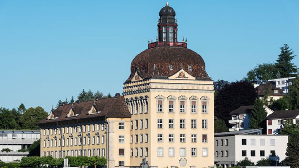 Die Suva verzichtet vorläufig auf den Einsatz von Detektiven bei der Missbrauchsbekämpfung.Das Hauptgebäude der Suva in der Stadt Luzern.