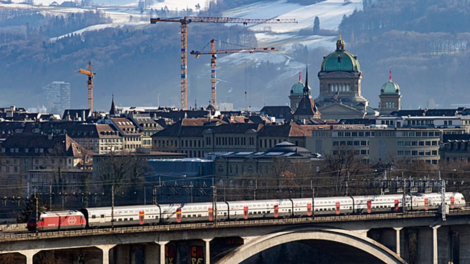 Wenn die Fernverkehrs-Konzessionen bis Ende Jahr erneuert werden, unterscheidet das Bundesamt für Verkehr im Schweizer Bahnnetz zwischen Premium- und Basis-Linien.