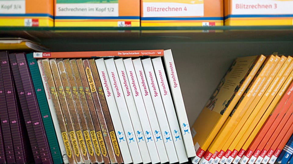 Mit dem neuen Lehrplan 21, der für die  Schulen der Deutschschweiz in Vorbereitung ist, werde sich in Sachen Schulbücher ohnehin viel verändern, sagt die Didaktik-Professorin.