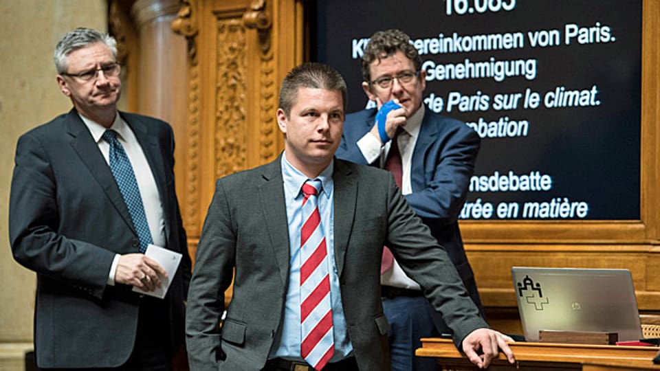 Die SVP-Nationalräte Andreas Glarner, Erich Hess und Albert Rösti während der Nationalratsdebatte zum UNO-Klimavertrag. Die Haltung der SVP kommt bei den anderen Parteien schlecht an.