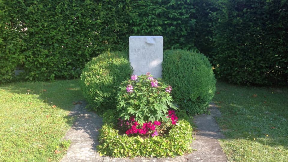 Das Grab von Willi Ritschard und seiner Familie in Luterbach.