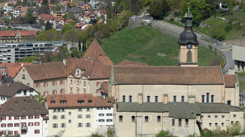 Der Churer Hof, Sitz des Bischofs Vitus Huonder, und die Kathedrale St. Maria Himmelfahrt in Chur.
