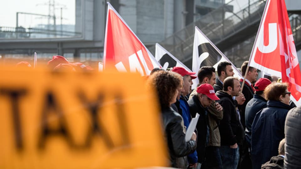 Proteste gegen den Uber-Fahrdienst in Bern.