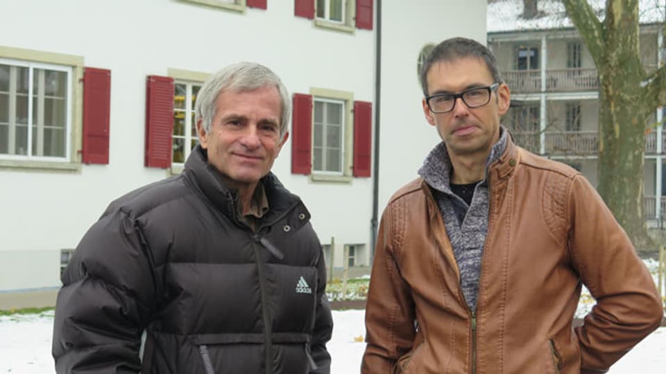 Hans Babst (links) will sich engagieren. Sascha Spätig (rechts) ist im Pflegeheim Frienisberg zuständig für die Rekrutierung von Freiwilligen. Bild: Thomas Pressmann/SRF.