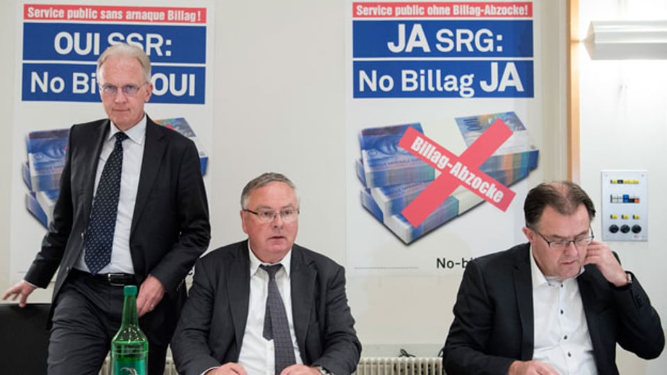 Hans-Ulrich Bigler, Direktor Schweizerischer Gewerbeverband SGV, Jean-Francois Rime, Nationalrat SVP-FR und Peter Schilliger, Nationalrat FDP-LU, vom Kommitee «No Billag – JA» (von links).