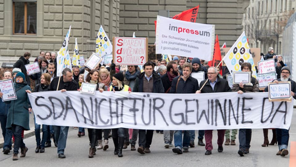 SDA-Mitarbeiter streiken auf dem Bundesplatz in Bern am 30. Januar 2018.