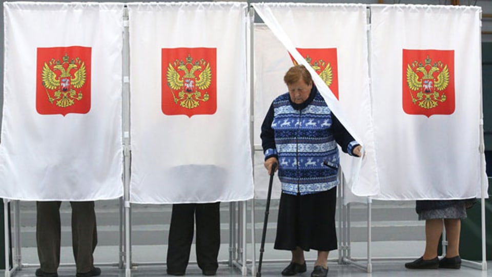 Eine Frau in einem Wahllokal in Moskau, Russland, am 18. September 2016.