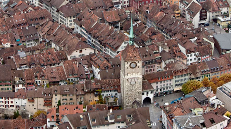 Die Altstadt von Aarau mit dem Obertorturm. Aarau fusionierte mit der Gemeinde Rohr.