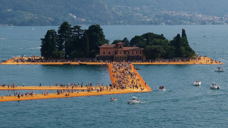 Die «Floating Piers» der Künstler Christo und Jeanne-Claude am Iseosee, Italien.