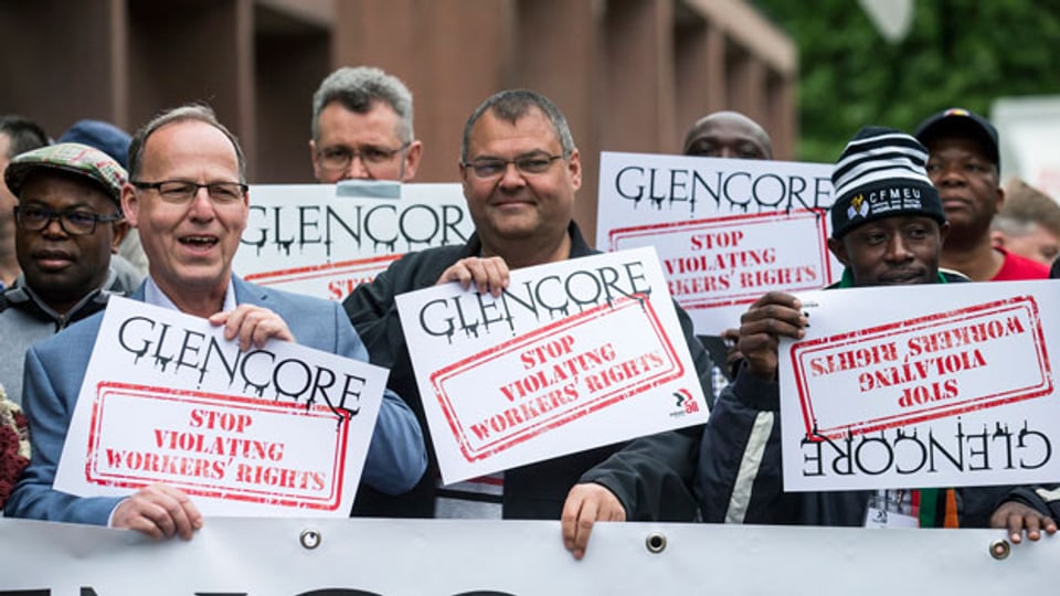 Demonstrantion anlässlicher der Glencore-Generalversammlung in Zug am 2.5.2018.