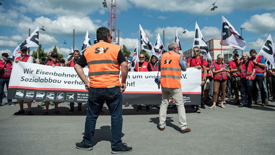 Angestellte der SBB und Gewerkschafter vom SEV demonstrieren in Bern gegen den neuen GAV der Schweizerischen Bundesbahnen. 18. Juni 2018.