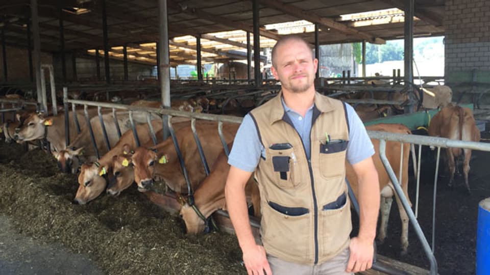 Martin Schuler möchte einen «all-in-one-Stall», wo  Jungtiere und Milchkühe zusammen gehalten werden.