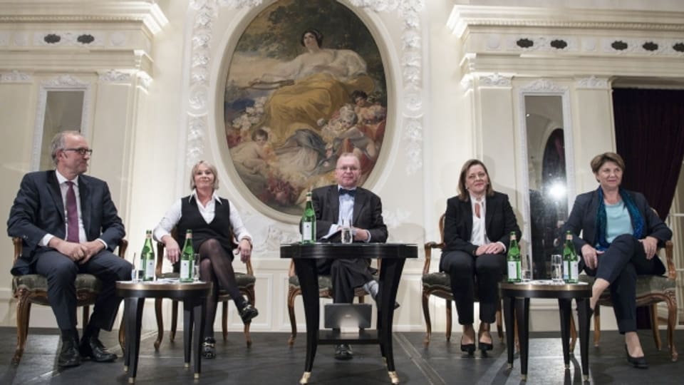 Peter Hegglin, Elisabeth Schneider-Schneiter, Claude Longchamp (Moderator) Heidi Z’Graggen, Viola Amherd (von links)