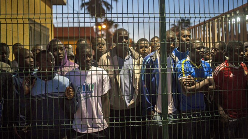 Flüchtlinge im Zentrum für Immigranten in der spanischen Enklave Melilla in Marokko.