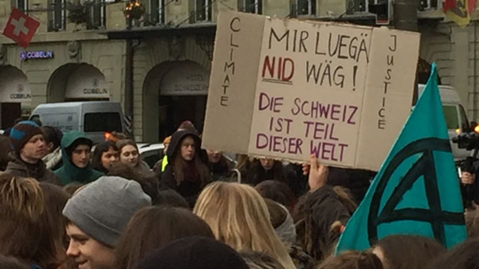 Streikende Schüler in der Stadt Bern am 21.12.2018.