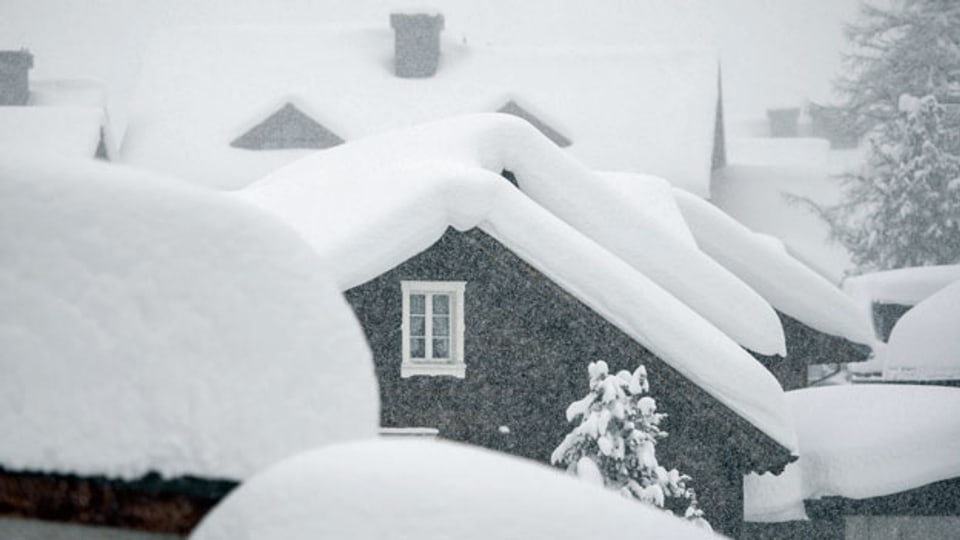Das eingeschneite Dorfzentrum von Andermatt am 13. Januar 2019.