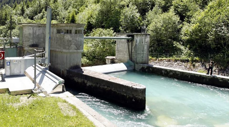 Wasserkraftwerk an der Reuss im Sustental