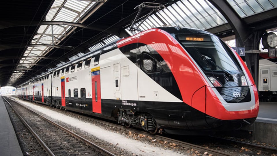 Der neue Fernverkehr-Doppelstockzug der SBB «FV-Dosto» steht im Hauptbahnhof in Zürich.