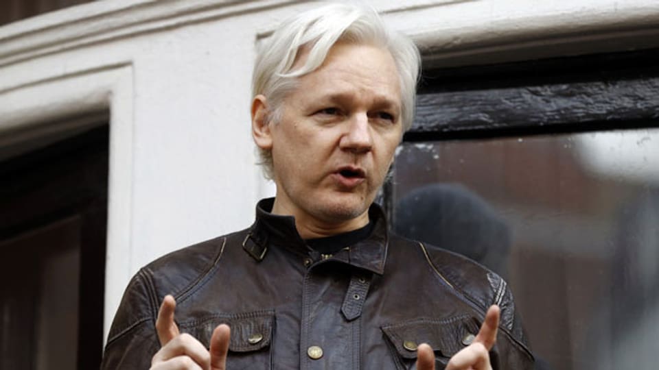 Julian Assange in London verhaftet.