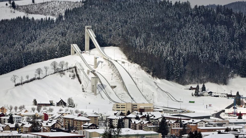 Die Skisprungschanze in Einsiedeln im Kanton Schwyz ist in die Jahre gekommen. Archivbild von 2011.