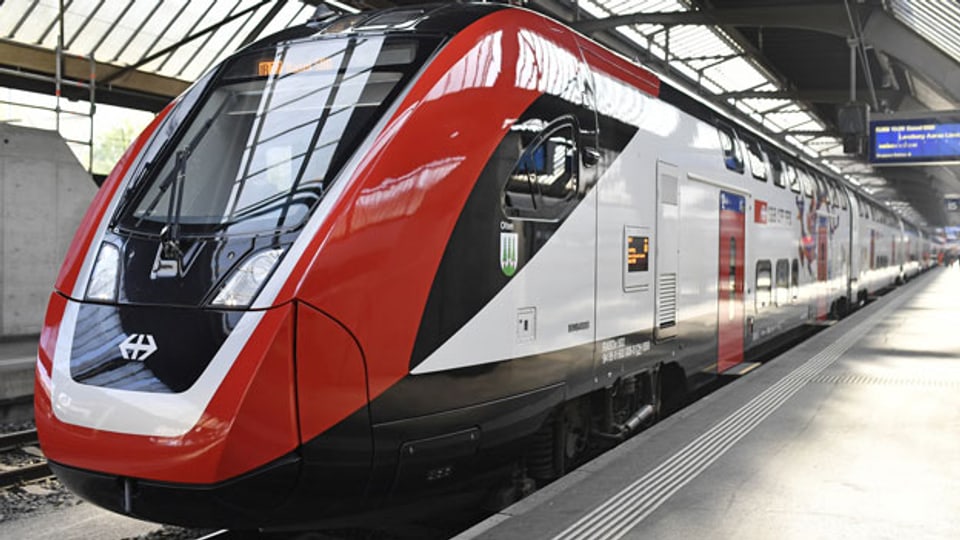 Fernverkehrs-Doppelstockzug FV-Dosto im Zürcher Hauptbahnhof am Mittwoch, 1. Mai 2019.